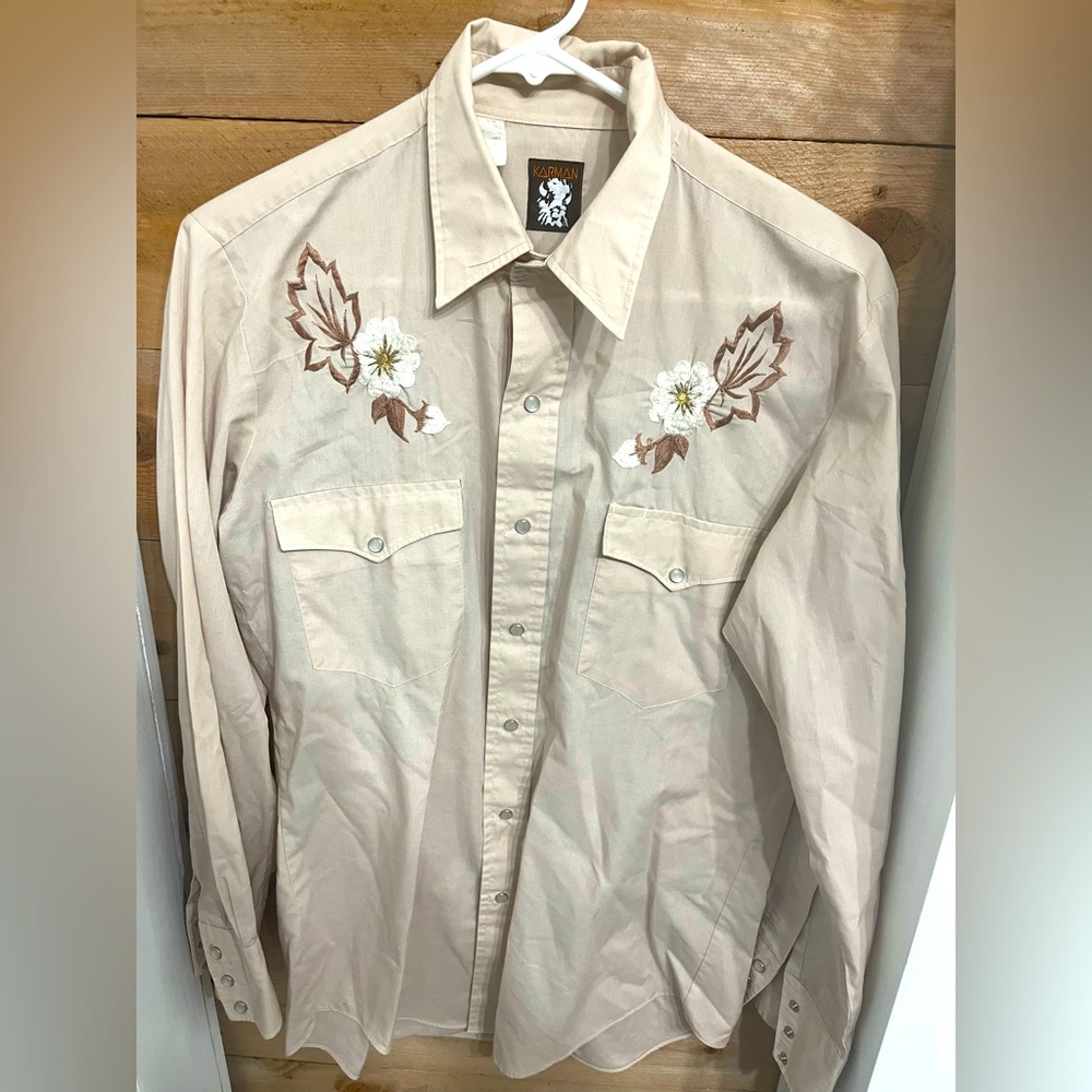 Super unique vintage western pearl snap